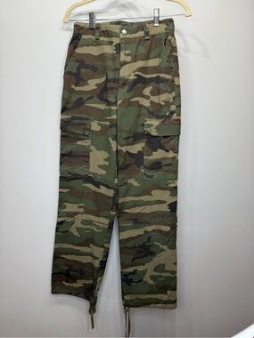 Forever 21 Camo Cargo Pants - Green